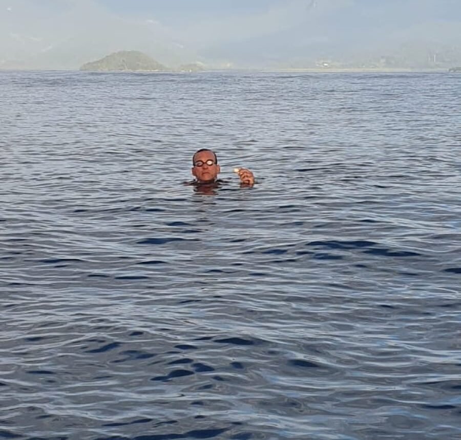 Eduardo Slerca completa a travessia Angra dos Reis - Paraty