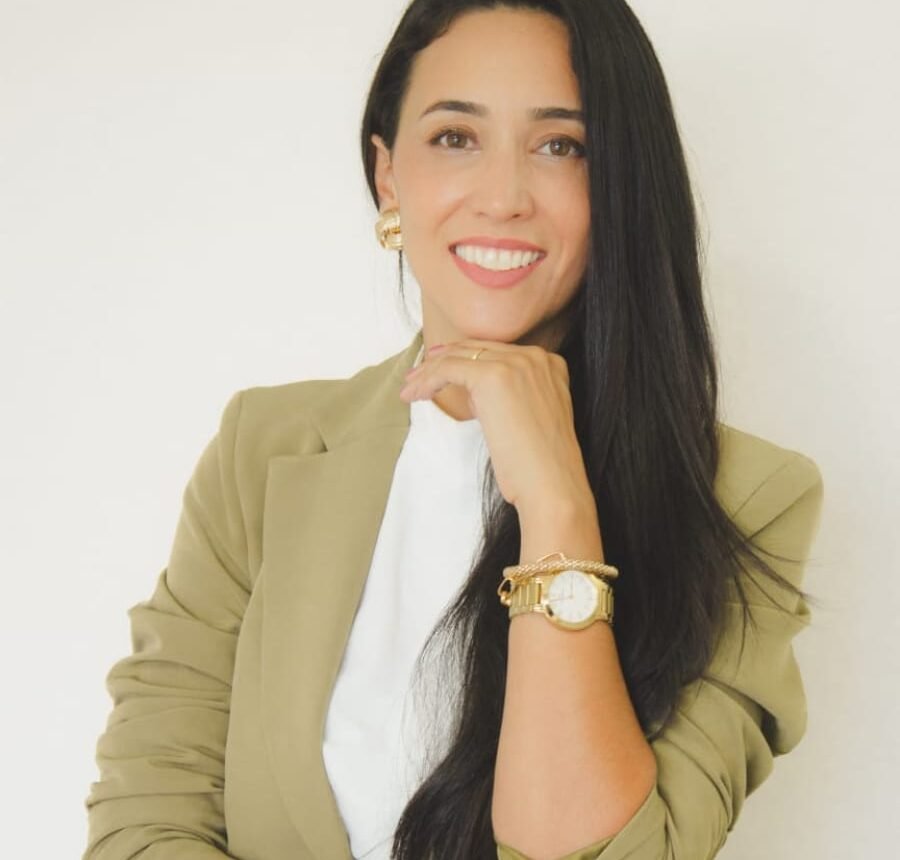 Fisio Rosane Campos afima: fortalecimento muscular é a chave para prevenir quedas em idosos.