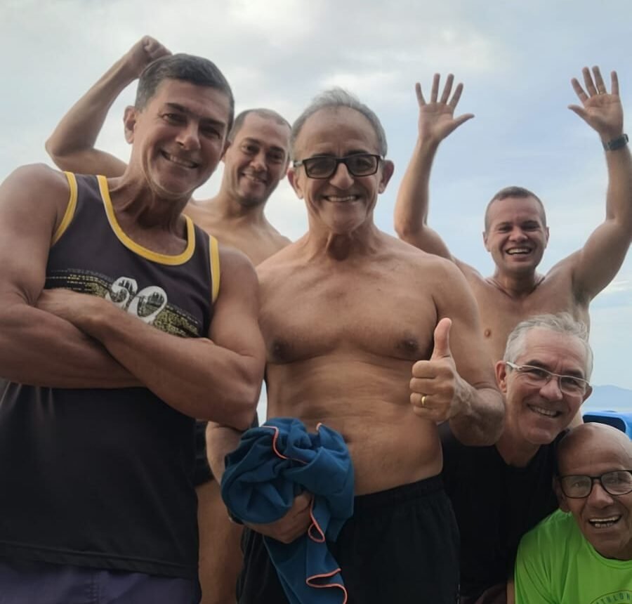 24 horas nadando pela praia da costeirinha.
