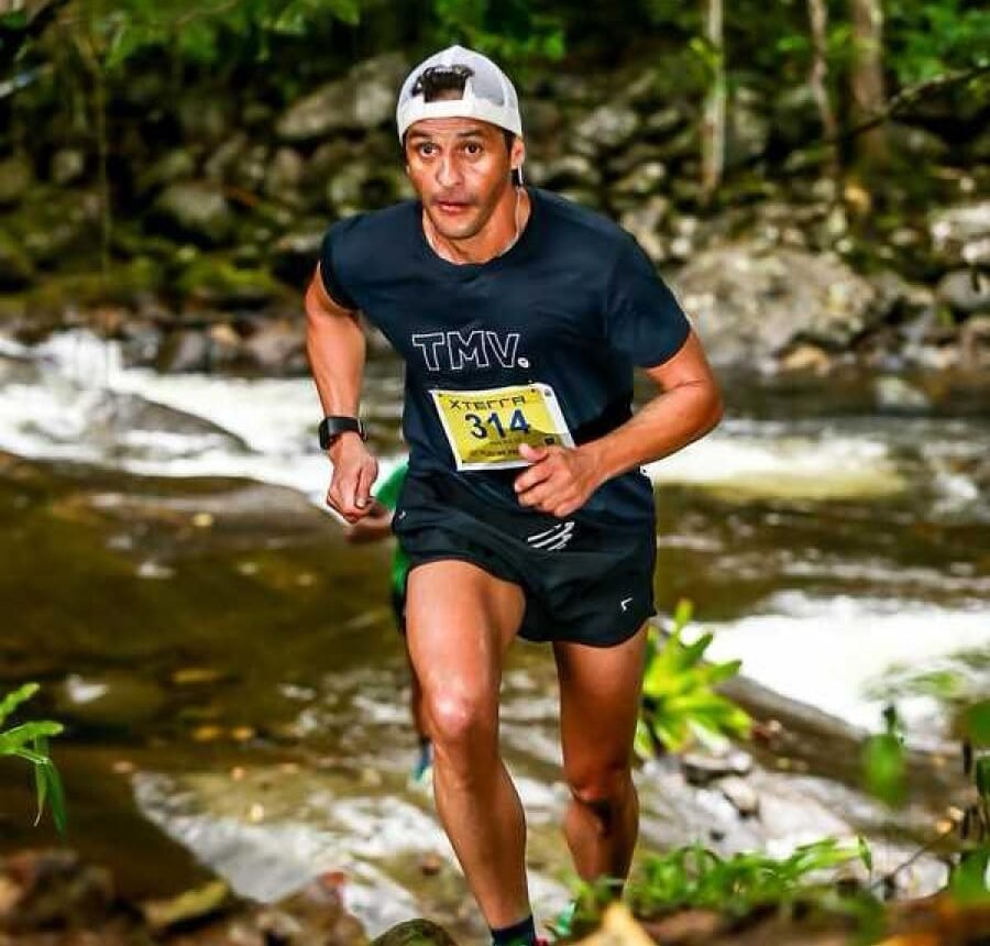 O veterano corredor Rodrigo Bernardes  só melhora sua performance nas provas