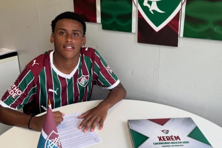 Garoto de 14 anos do Parque Mambucaba assina com o Fluminense.