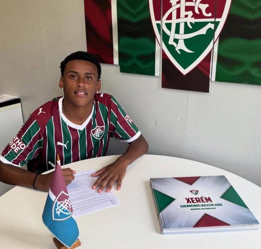 Garoto de 14 anos do Parque Mambucaba assina com o Fluminense.