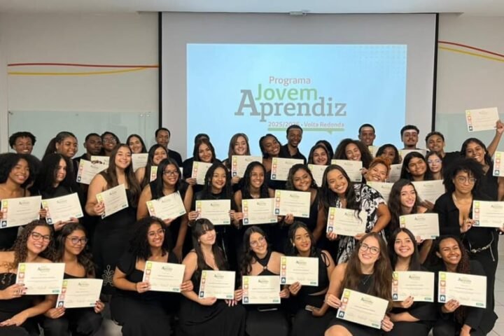 Unimed Volta Redonda forma mais de 40 jovens aprendizes e fortalece acesso ao primeiro emprego.