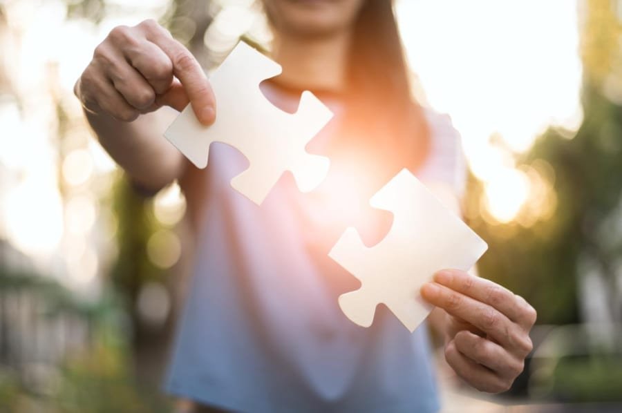 Sempre me senti diferente": por que mais adultos investigam autismo e TDAH